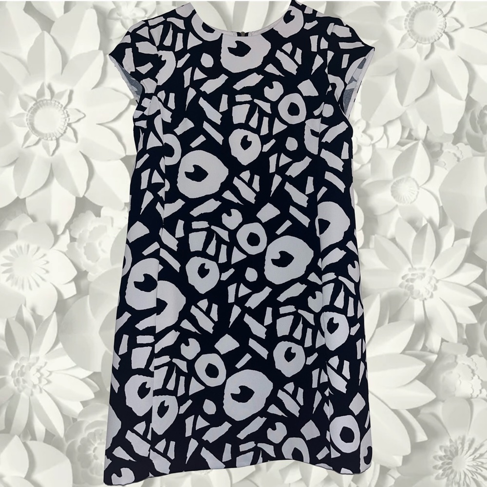ANN TAYLOR LOFT | Black and White Geometrical Shift Dress with Lining.